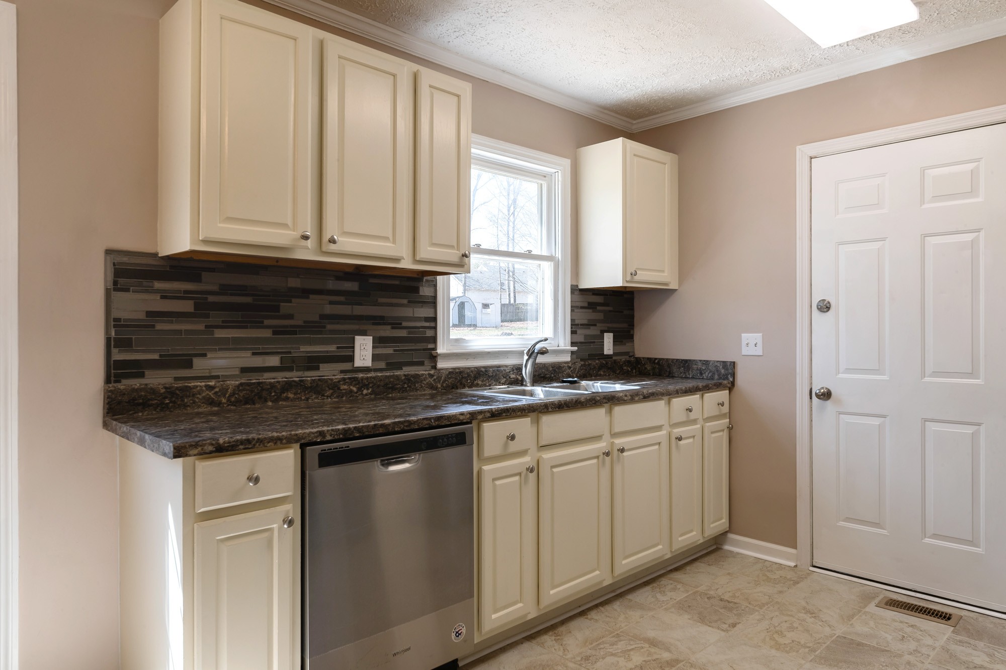712 Marbury Road Tullahoma, TN 37388 - Photo 10 of 30 Gallery Image 10
