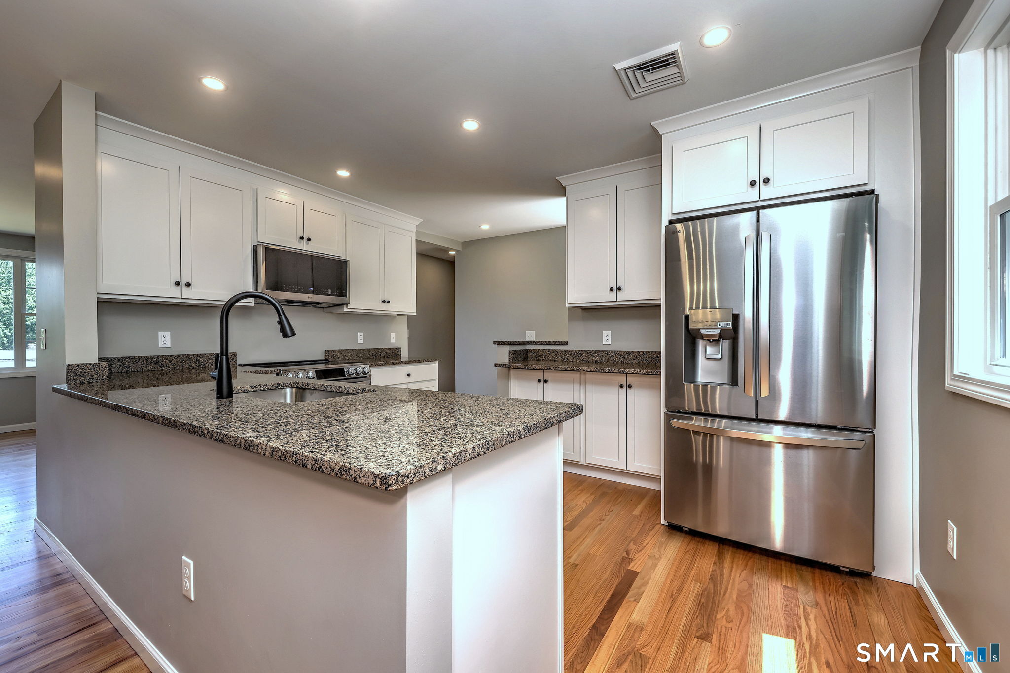 210 Cloudland Road North Haven, CT 06473 - Photo 19 of 40