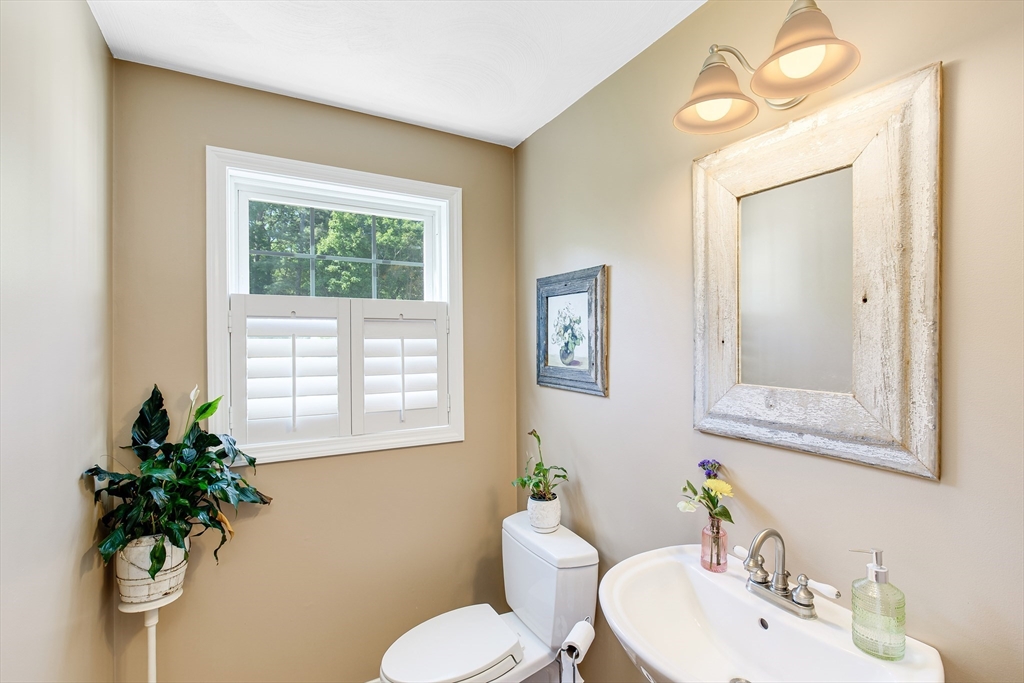51 Spencer Knowles Road Rowley, MA 01969 - Photo 10 of 41