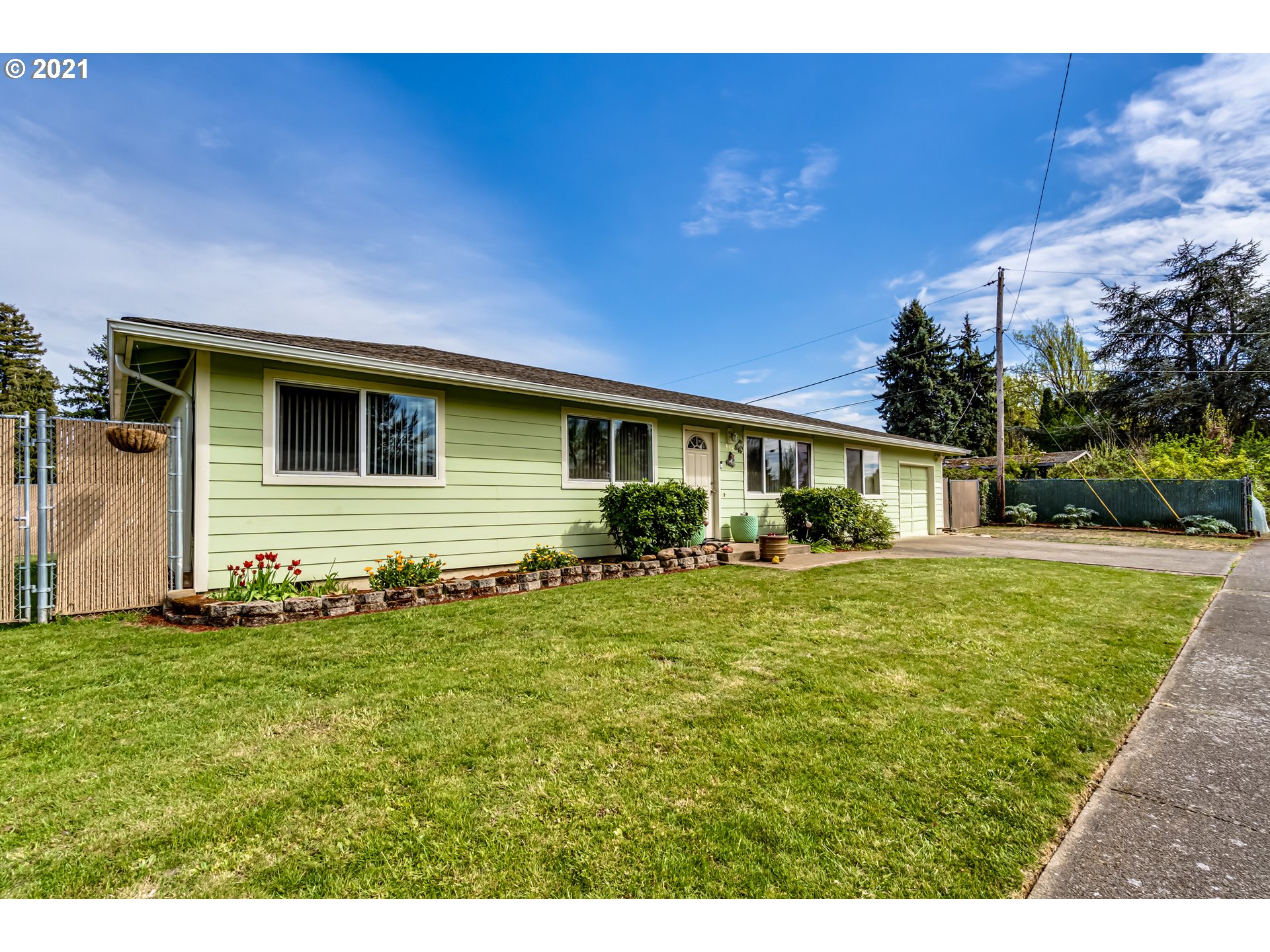 463 South 40th Street Springfield, OR 97478 - Photo 3 of 27