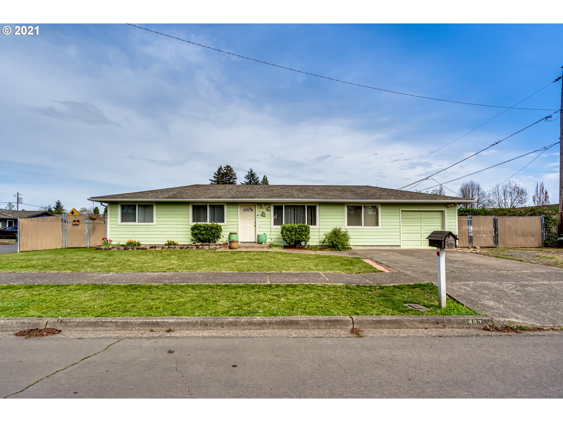 463 South 40th Street Springfield, OR 97478 - Photo 4 of 27