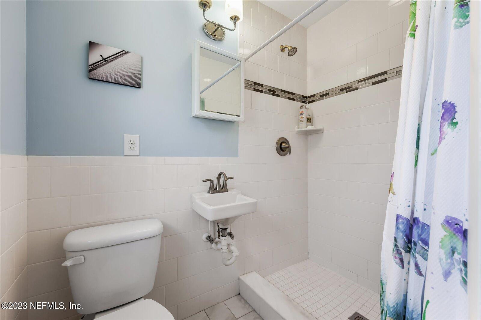 1316 Pinewood Road Jacksonville Beach, FL 32250 - Photo 19 of 46 22-063A4914