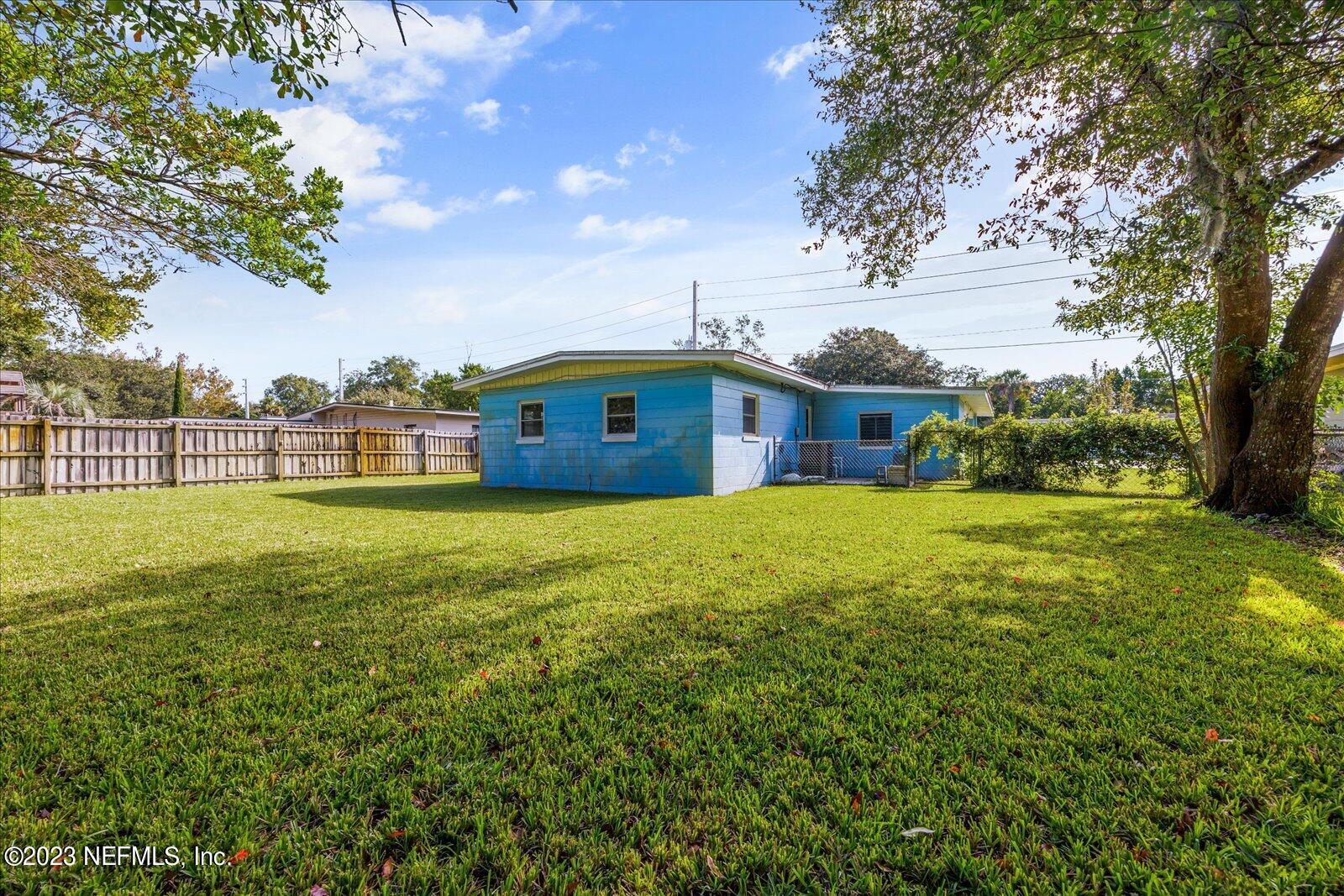 1316 Pinewood Road Jacksonville Beach, FL 32250 - Photo 32 of 46 33-063A4954