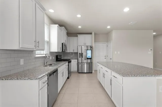 $2,150 | 121 Emerald Pass, Kyle, TX 78640