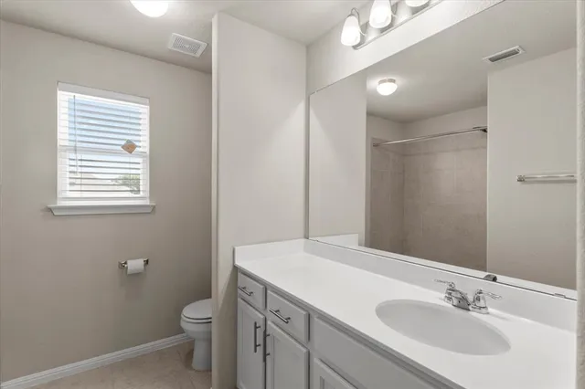 $2,150 | 121 Emerald Pass, Kyle, TX 78640