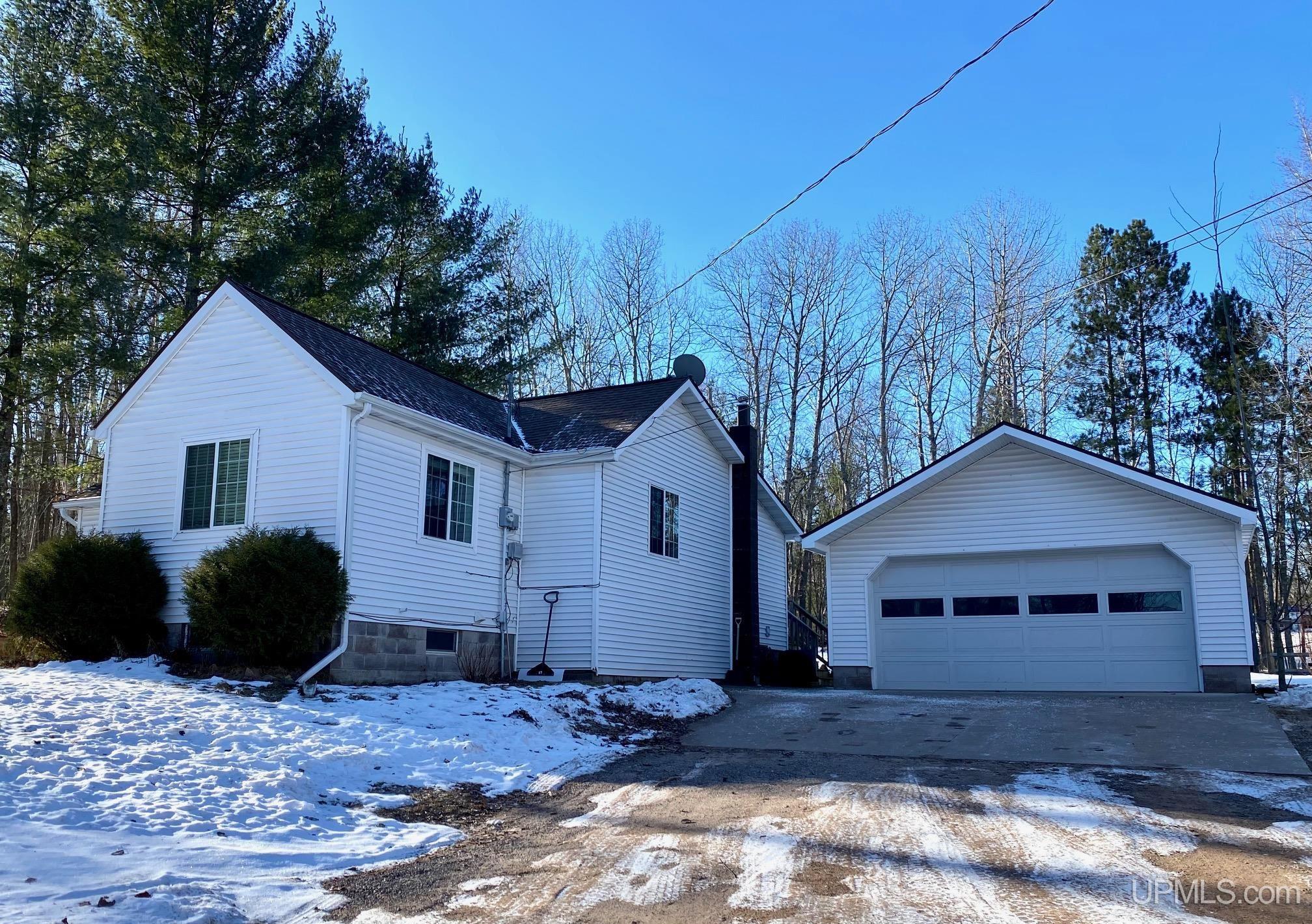 740 Willow Road Marquette, MI 49855 - Photo 2 of 67 Gallery Image 2