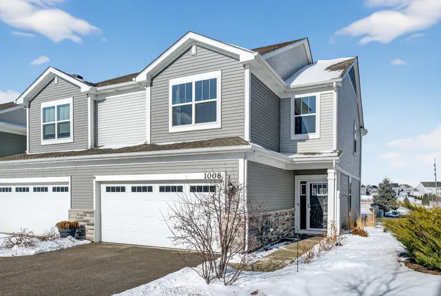 $379,900 | 1008 Moraine Drive, South Elgin, IL 60177