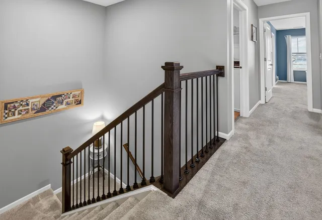 $379,900 | 1008 Moraine Drive, South Elgin, IL 60177