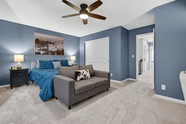 $379,900 | 1008 Moraine Drive, South Elgin, IL 60177