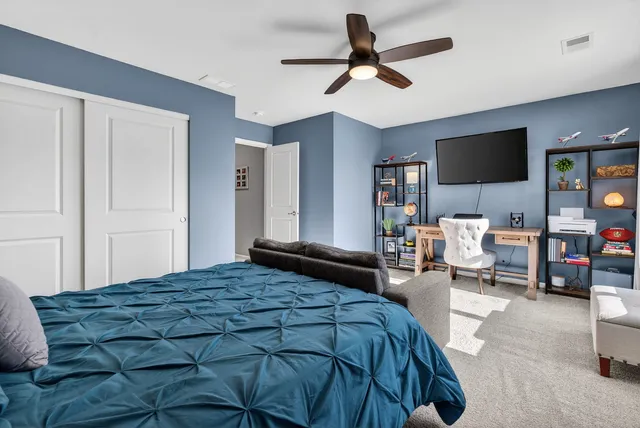 $379,900 | 1008 Moraine Drive, South Elgin, IL 60177