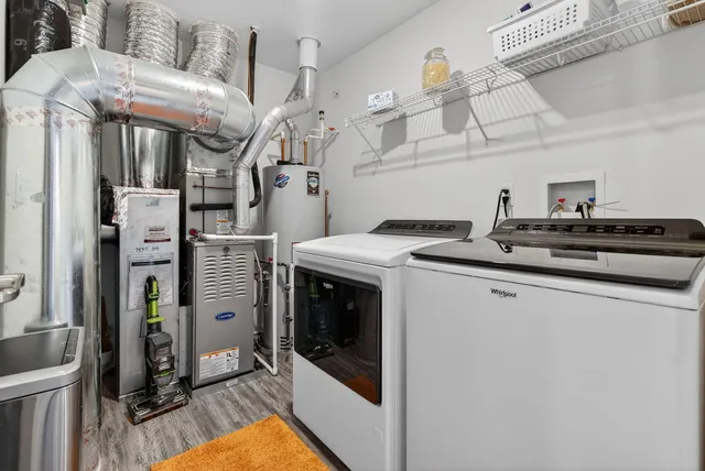 $379,900 | 1008 Moraine Drive, South Elgin, IL 60177