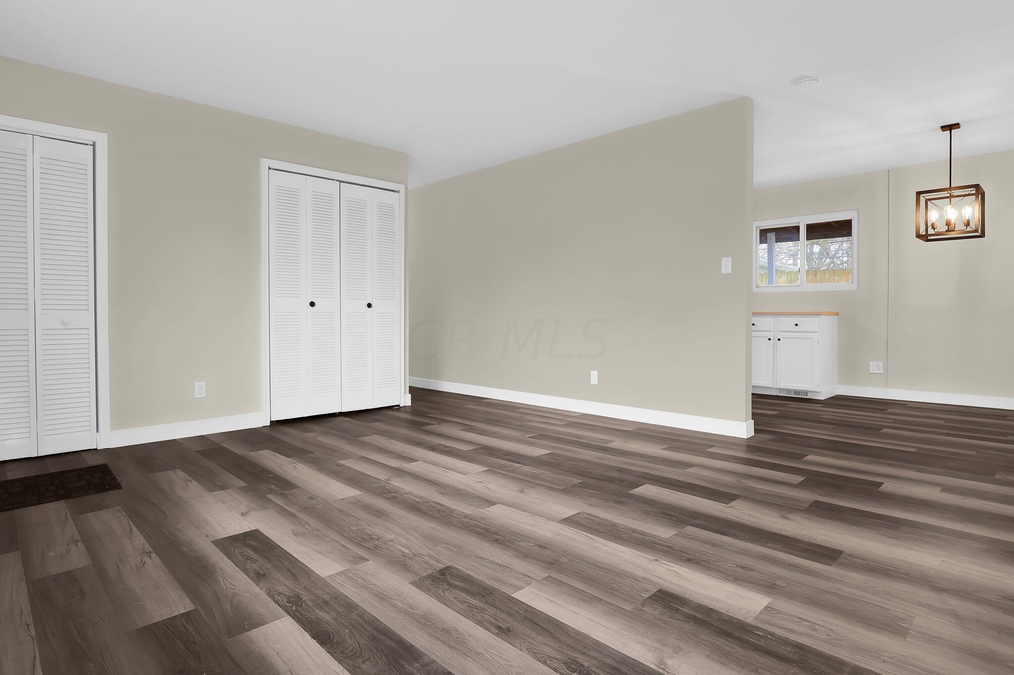 5322 Newport Road Columbus, OH 43232 - Photo 6 of 26 7-web-or-mls-5322-newport-rd