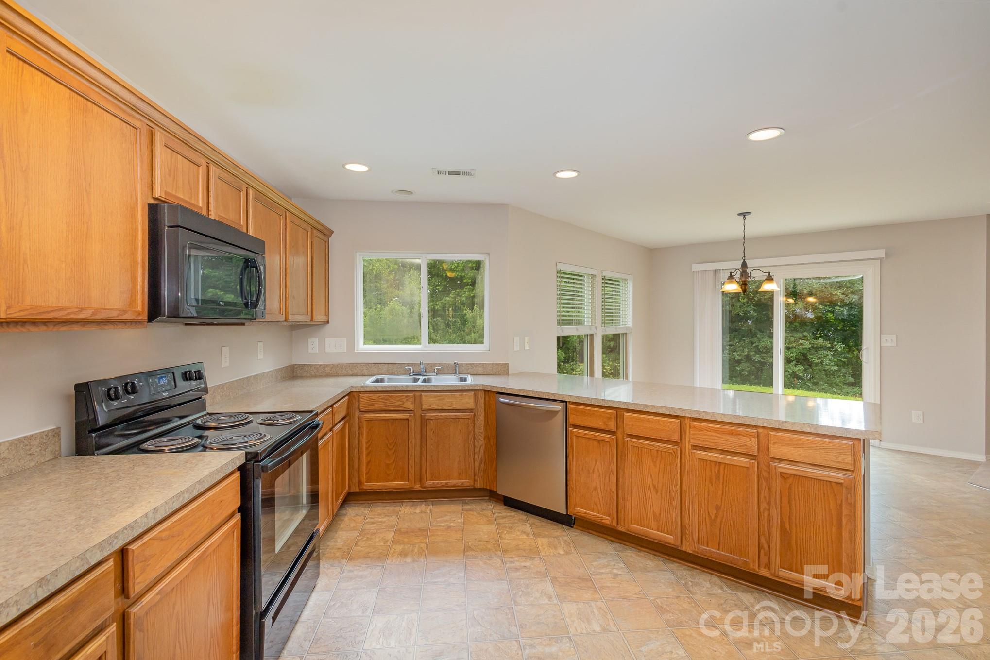6442 Ridgeview Commons Drive Charlotte, NC 28269 - Photo 9 of 20