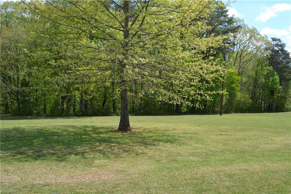 261 Mallard Road Madison, NC 27025 - Photo 3 of 7 Gallery Image 3