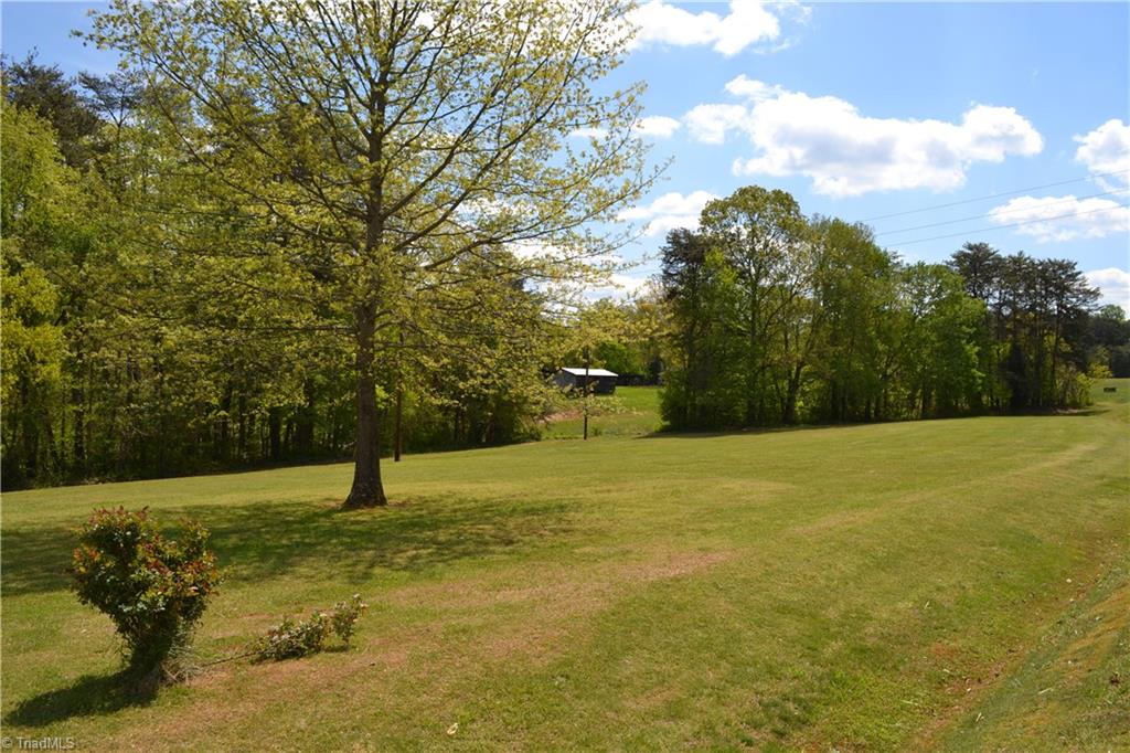 261 Mallard Road Madison, NC 27025 - Photo 4 of 7 Gallery Image 4