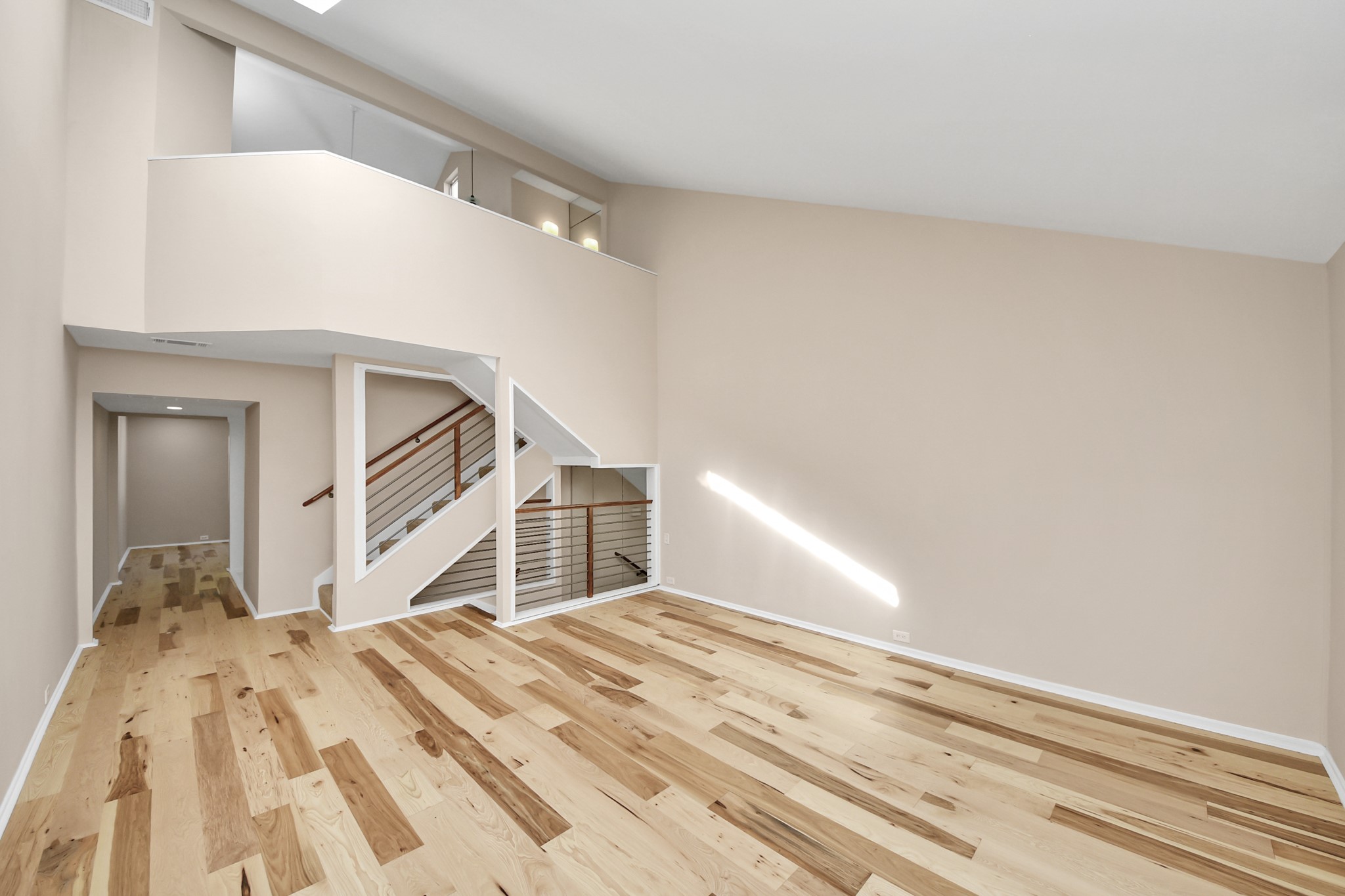 3540 Yupon Street Houston, TX 77006 - Photo 12 of 22 a view of a livingroom with wooden floor and closet