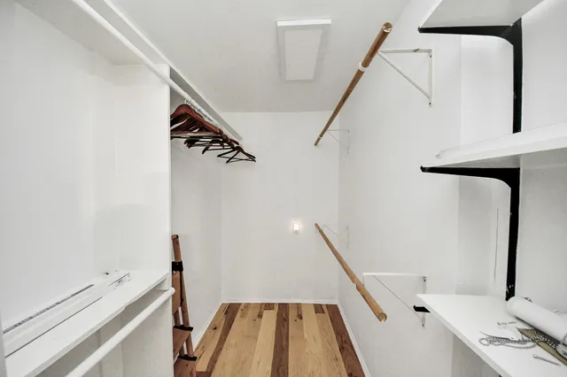 a view of entryway with a front door