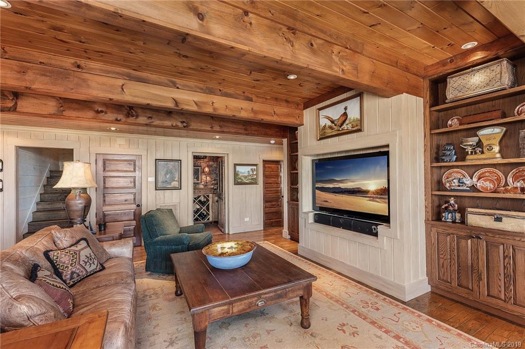 154 Homestead Road, Unit 7 Lake Toxaway, NC 28747 - Photo 14 of 31 Gallery Image 14