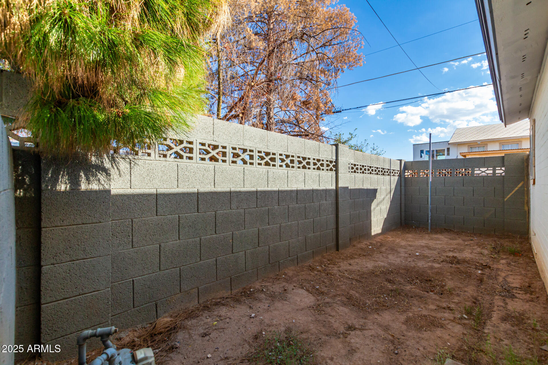 3329 East Palm Lane Phoenix, AZ 85008 - Photo 36 of 45 a view of a backyard
