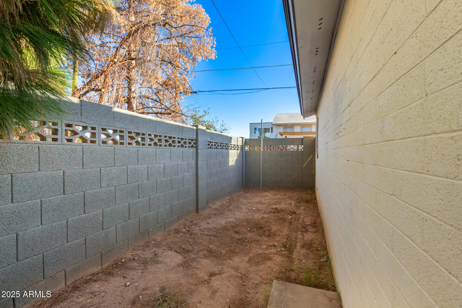 3329 East Palm Lane Phoenix, AZ 85008 - Photo 37 of 45 a view of a pathway of a house