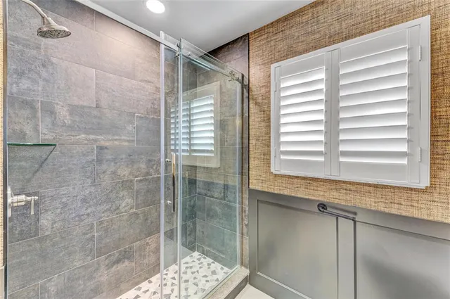 $3,950,000 | 605 Key Royale Drive, Holmes Beach, FL 34217