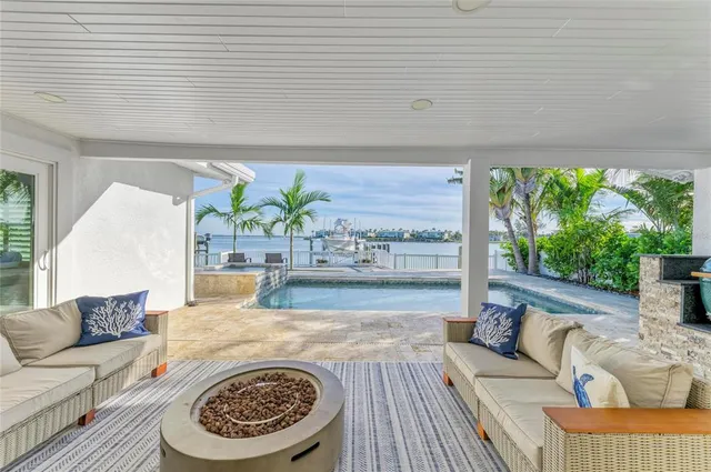 $3,950,000 | 605 Key Royale Drive, Holmes Beach, FL 34217