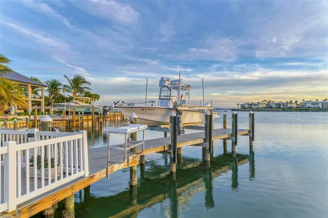 $3,950,000 | 605 Key Royale Drive, Holmes Beach, FL 34217