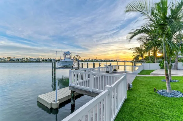 $3,950,000 | 605 Key Royale Drive, Holmes Beach, FL 34217