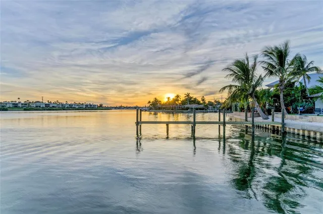 $3,950,000 | 605 Key Royale Drive, Holmes Beach, FL 34217