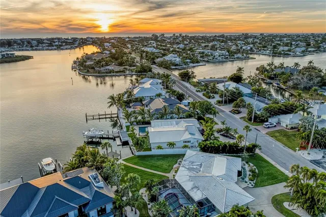 $3,950,000 | 605 Key Royale Drive, Holmes Beach, FL 34217