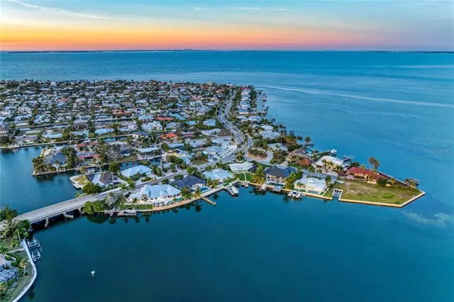 $3,950,000 | 605 Key Royale Drive, Holmes Beach, FL 34217