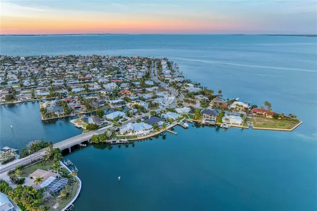 $3,950,000 | 605 Key Royale Drive, Holmes Beach, FL 34217