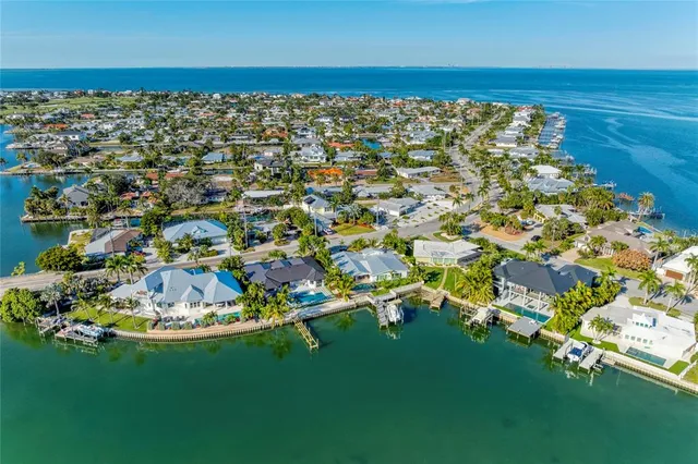 $3,950,000 | 605 Key Royale Drive, Holmes Beach, FL 34217