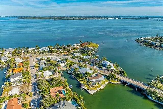 $3,950,000 | 605 Key Royale Drive, Holmes Beach, FL 34217