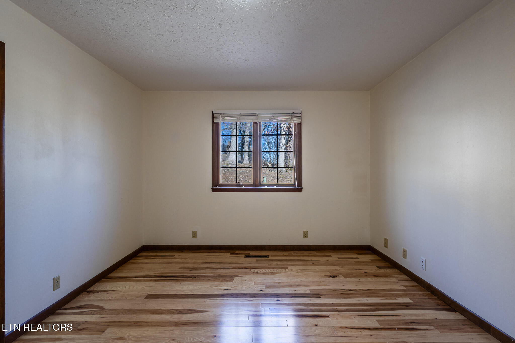 109 Balsam Road Oak Ridge, TN 37830 - Photo 36 of 53 Bedroom 4