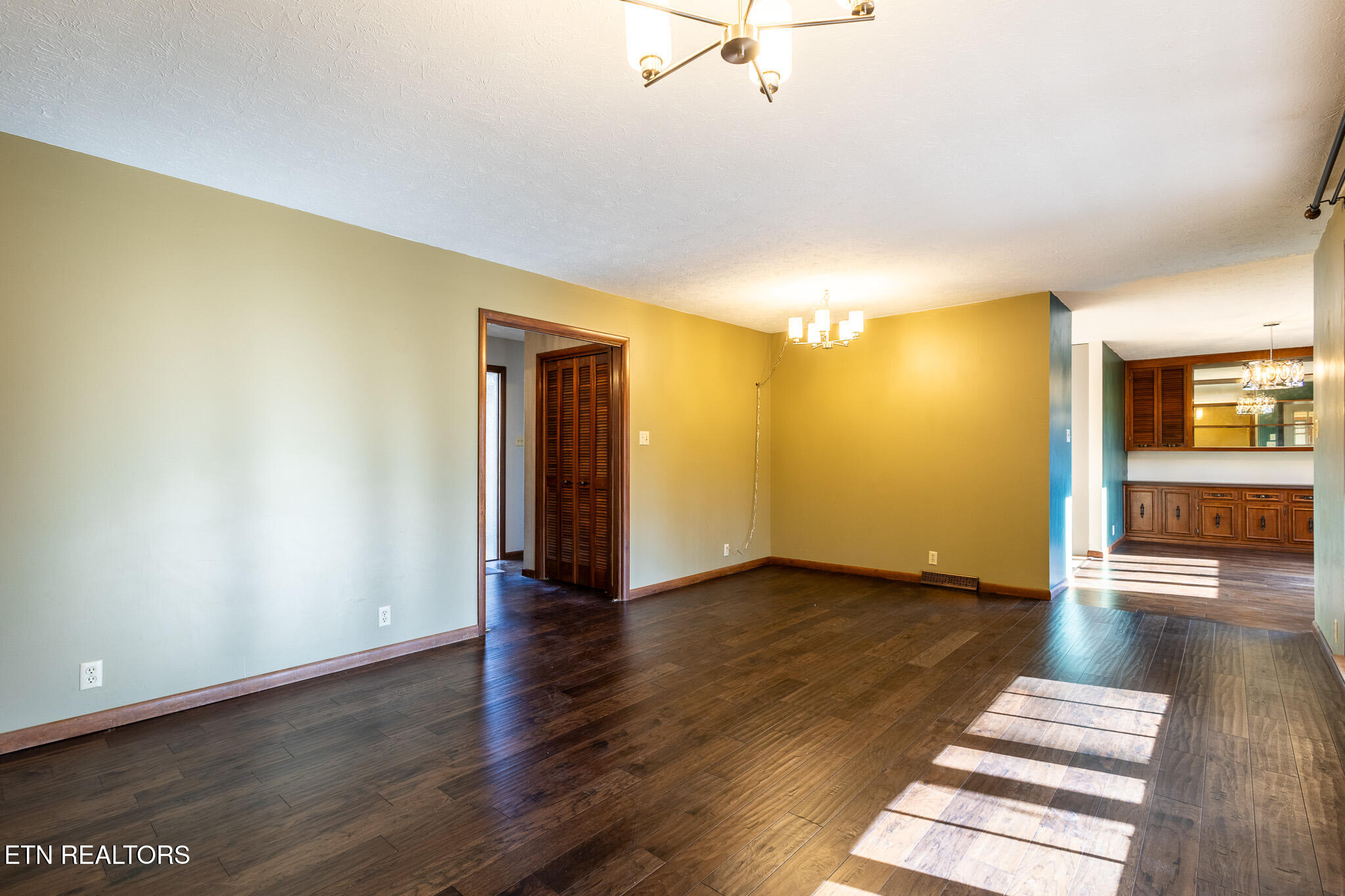 109 Balsam Road Oak Ridge, TN 37830 - Photo 38 of 53 Family Room