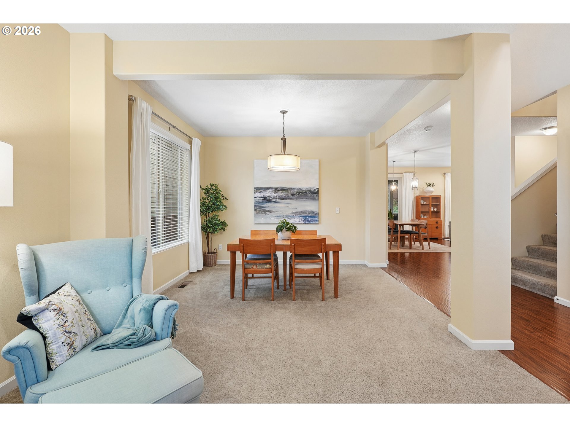 504 North Allen Creek Drive Ridgefield, WA 98642 - Photo 8 of 38 a living room with furniture and a dining table
