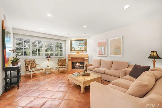 $1,595,000 | 1827 Barry Avenue, Unit 2, Los Angeles, CA 90025