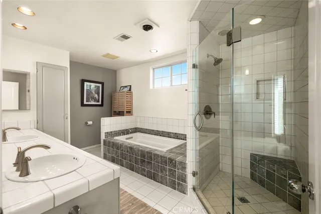$1,595,000 | 1827 Barry Avenue, Unit 2, Los Angeles, CA 90025