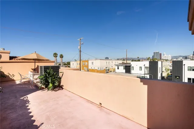 $1,595,000 | 1827 Barry Avenue, Unit 2, Los Angeles, CA 90025