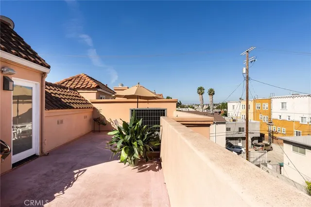 $1,595,000 | 1827 Barry Avenue, Unit 2, Los Angeles, CA 90025