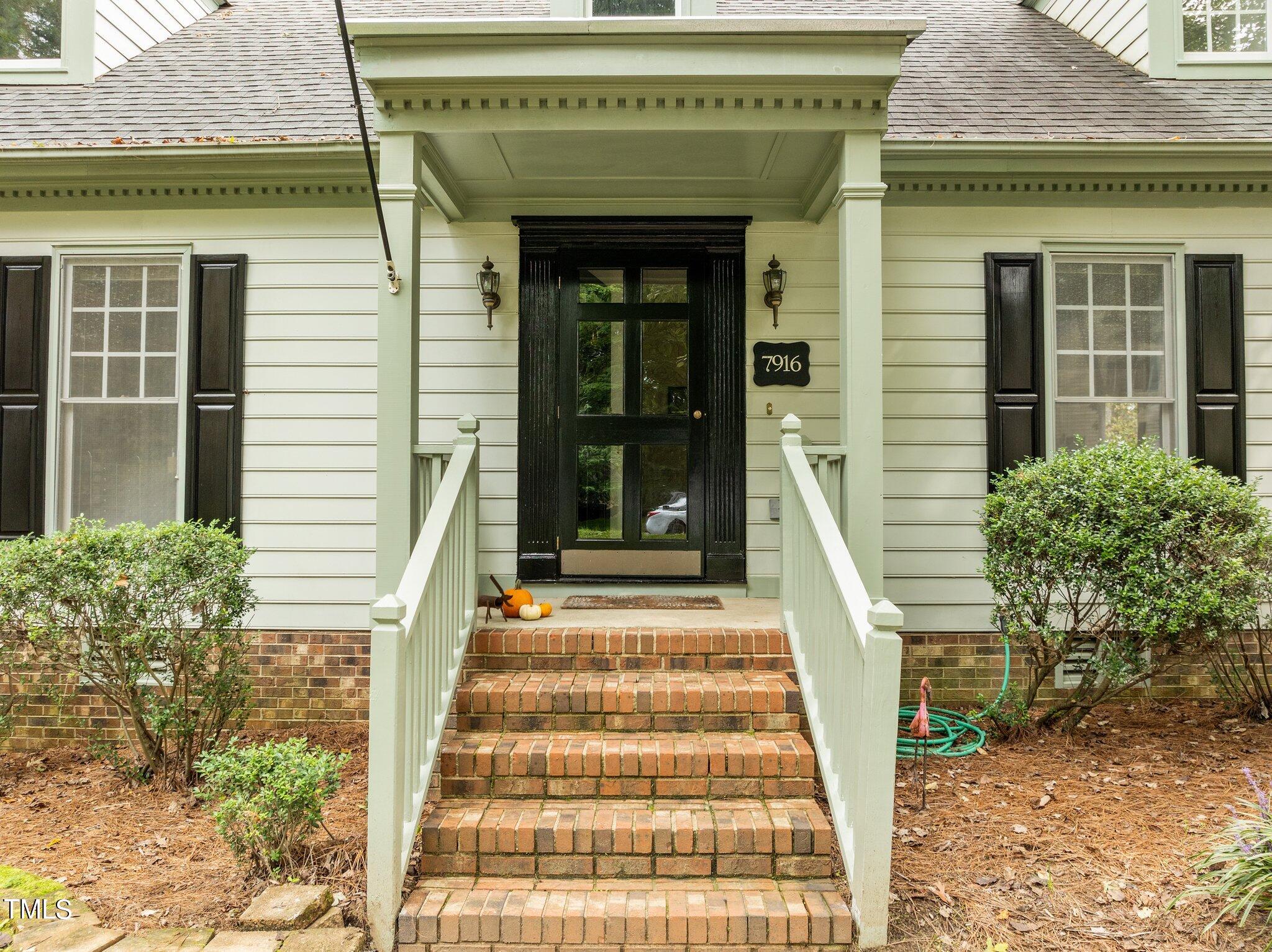 7916 Hilburn Drive Raleigh, NC 27613 - Photo 3 of 24 29-web-or-mls-DJI_0830
