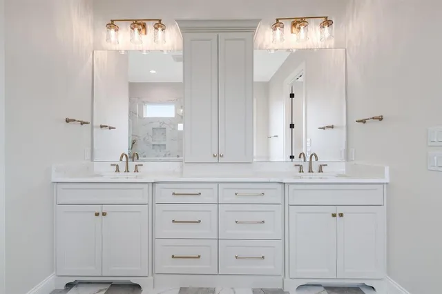 $895,000 | 8005 Bee Cave Road, China Spring, TX 76633