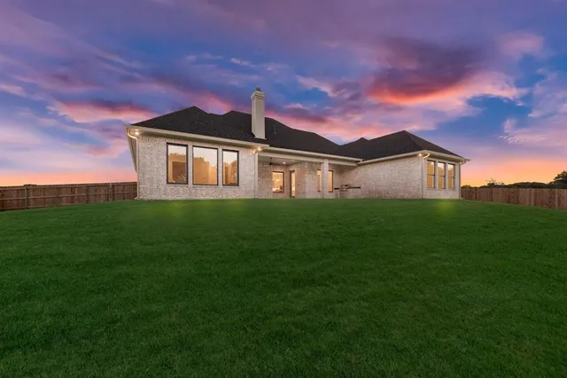 $895,000 | 8005 Bee Cave Road, China Spring, TX 76633