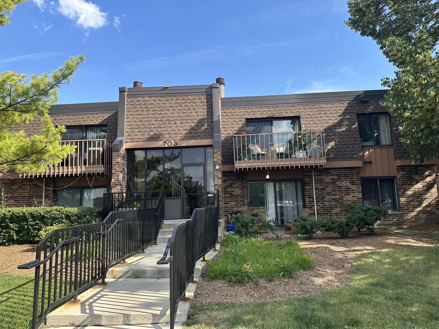 703 Waterford Road South, Unit 2B Schaumburg, IL 60193 - Photo 1 of 1 Gallery Image 1