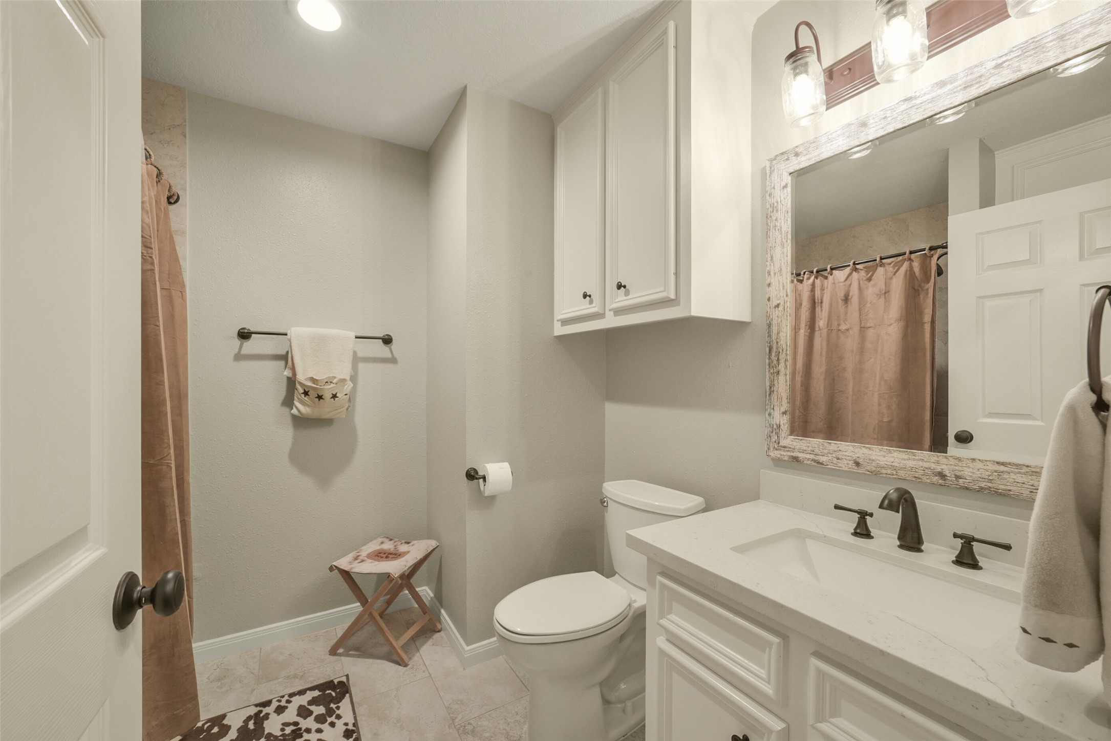 29103 Quail Nest Road Hockley, TX 77447 - Photo 41 of 49 Guest full bath with tub/shower combo