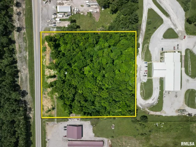 $179,900 | 8096 Old Rte 13, Marion, IL 62959