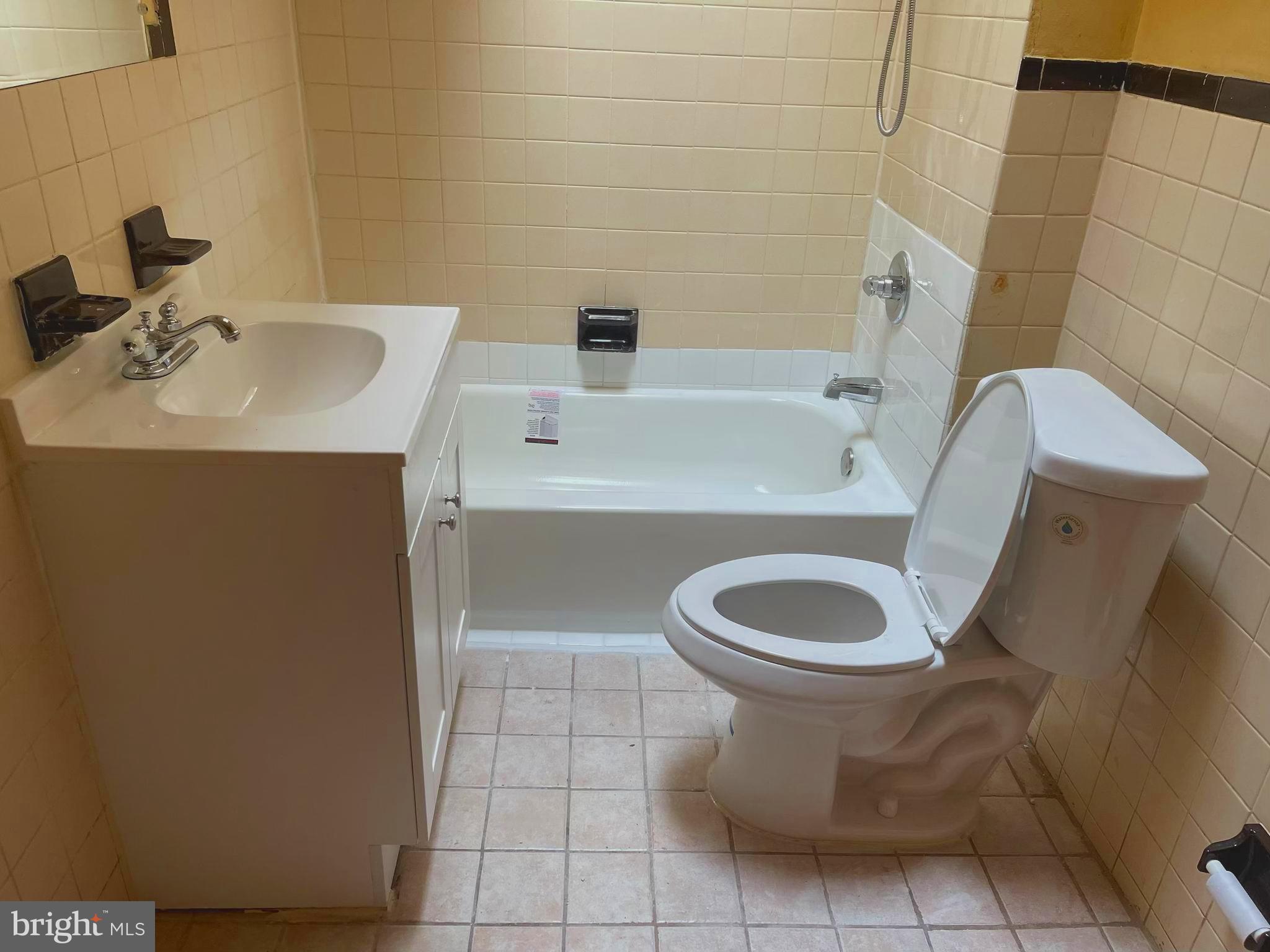 6923 Dicks Avenue Philadelphia, PA 19142 - Photo 7 of 14