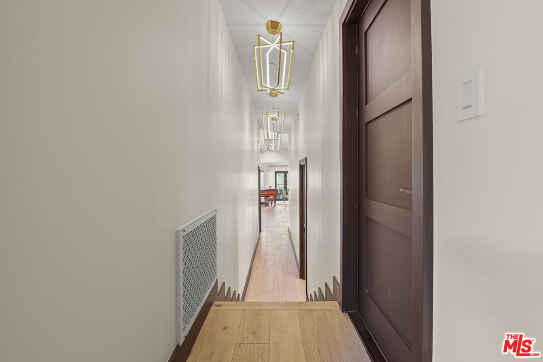 2835 Oak Point Drive Los Angeles, CA 90068 - Photo 27 of 50