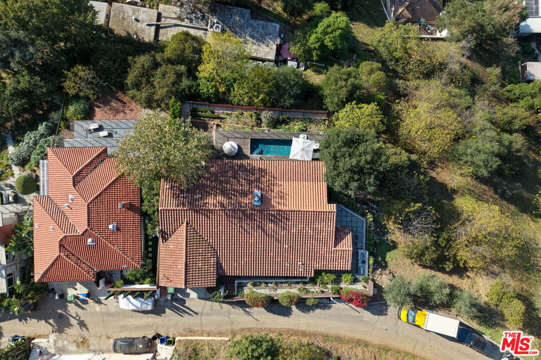 2835 Oak Point Drive Los Angeles, CA 90068 - Photo 37 of 50 an aerial view of a house